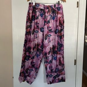 Purple Abstract Feather Tulip-Hem Crop Pants